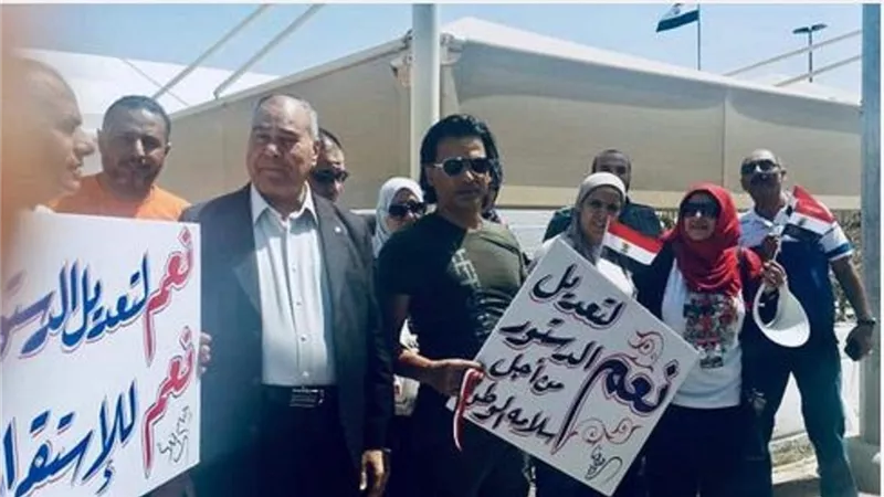 مظاهرة في حب الوطن بالأعلام واللافتات المؤيدة للتعديلات الدستورية بالامارات.. صور