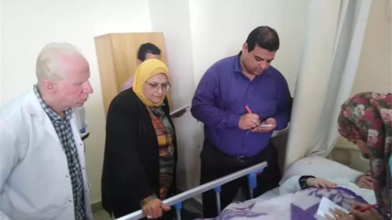 وكيل صحة الجيزة تتفقد مسنشفي الصف للاطمئنان علي المصابين في حادث الكريمات اليوم