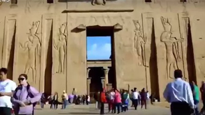 التحدي والانجاز يعرض تطوير البنية الأساسية للمناطق السياحية والمراسي النيلية