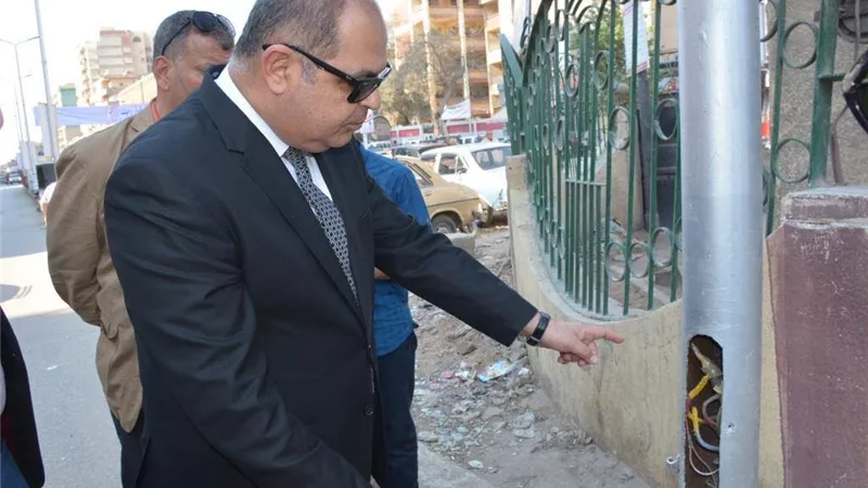 بعد جولة مفاجئة بطنطا٠٠محافظ الغربية يكلف مديرى الإدارات الهندسية بمراجعة الحالة الفنية لأعمدة الإنارة