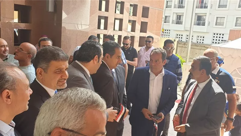 إقبال كبير على التصويت من المصريين بالامارات .. صور
