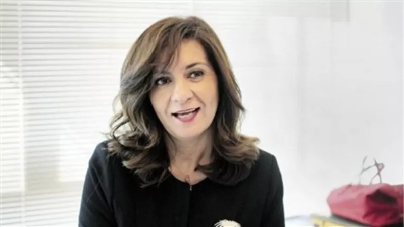 وزيرة الهجرة: 