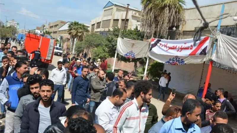 اقبال كثيف علي لجان الاستفتاء علي الدستور ببورسعيد..صور