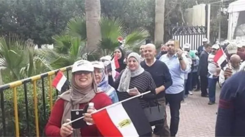 المصريون في قطر يواصلون التصويت على التعديلات الدستورية في اليوم الثاني