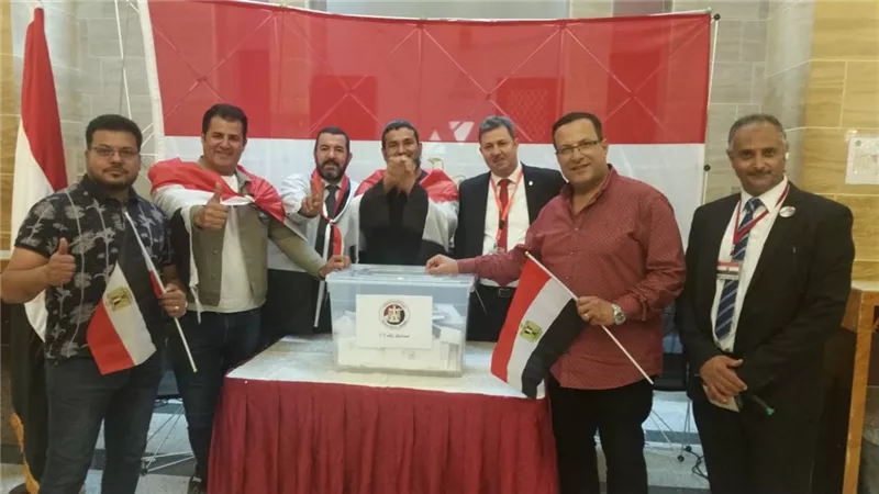 انسيابية التصويت في الاستفتاء على التعديلات الدستورية في القنصلية المصرية بجدة