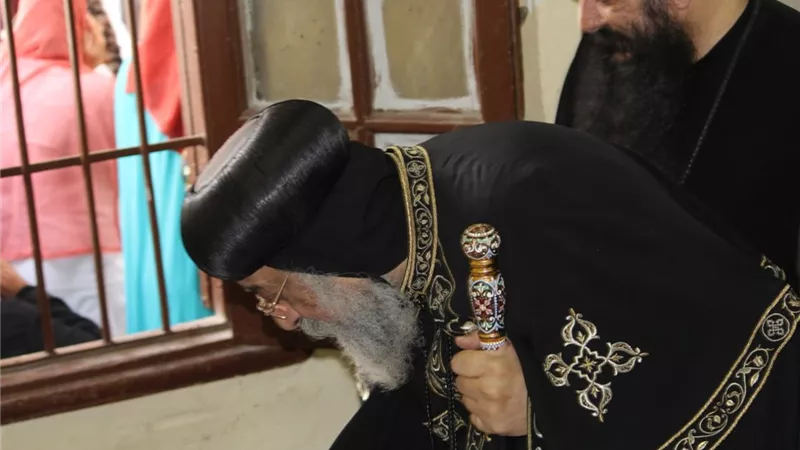 البابا تواضروس يدلى بصوته في الوايلي.. ويدعو المواطنين للمشاركة