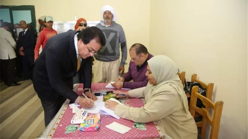 خالد عبد الغفار يدلي بصوته في التجمع الأول