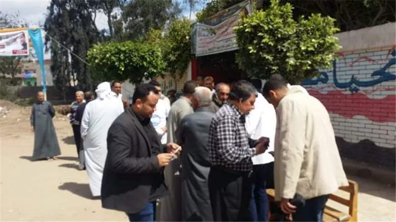 توافد مكثف لأهالي الحسينية بالشرقية للتصويت على استفتاء التعديلات الدستورية