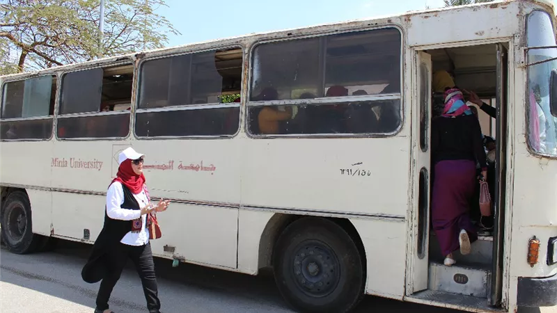 جامعة المنيا تخصص اتوبيسات لنقل طلابها المغتربين الى لجان التصويت