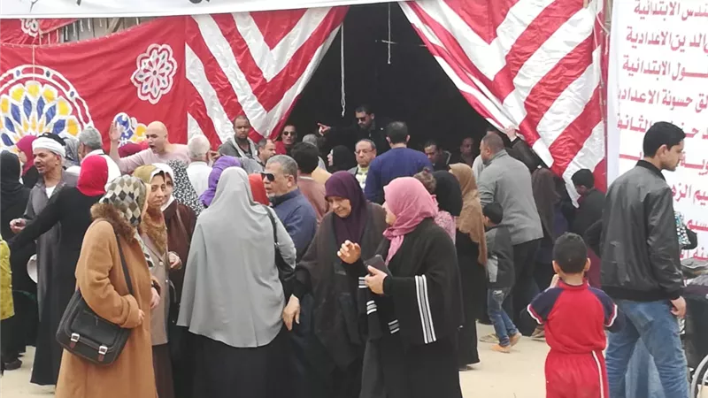 مستقبل وطن سيارات لنقل الموطنين للجان الاستفتاء