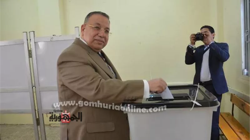 وكيل البرلمان يدلي بصوته على التعديلات الدستورية