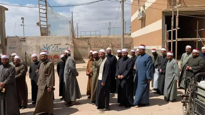 أئمة كفر الشيخ يتوافدون على لجان الاقتراع