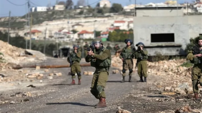 الاحتلال يصيب شابا فلسطينيا بزعم تنفيذ عملية طعن شمال الضفة الغربية