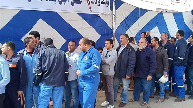 إقبال غير مسبوق على لجان الإستفتاء بدمياط