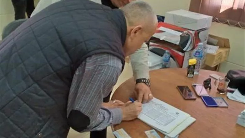 نائب رئيس المجتمعات العمرانية الجديدة يُدلى بصوته فى استفتاء التعديلات الدستورية
