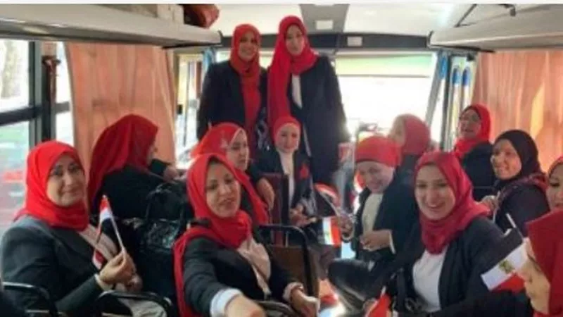 المرأة تتصدر المشهد في الاستفتاء في الخارج..صور
