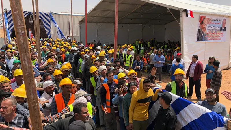 بالصور.. اقبال كثيف على لجان العاصمة الإدارية الجديدة