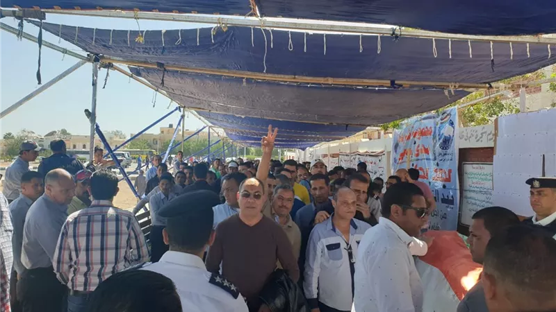 إقبال كثيف على لجان الاقتراع بشرم الشيخ