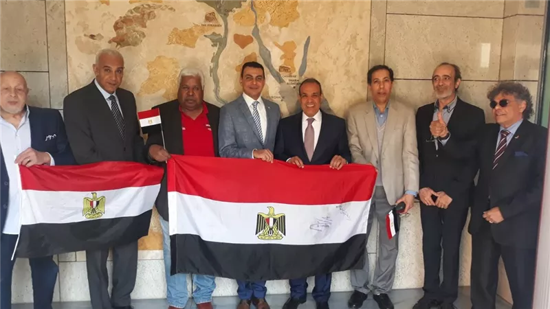 سفارة مصر قي برلين تفتح ابوابها في الْيَوْمَ الثاني للاستفتاء علي التعديلات الدستورية.. صور