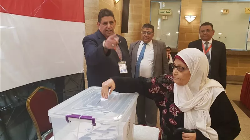 الجمهورية اونلاين ترصد لليوم الثانى توافد المصريين على لجان الاستفتاء بالسعودية