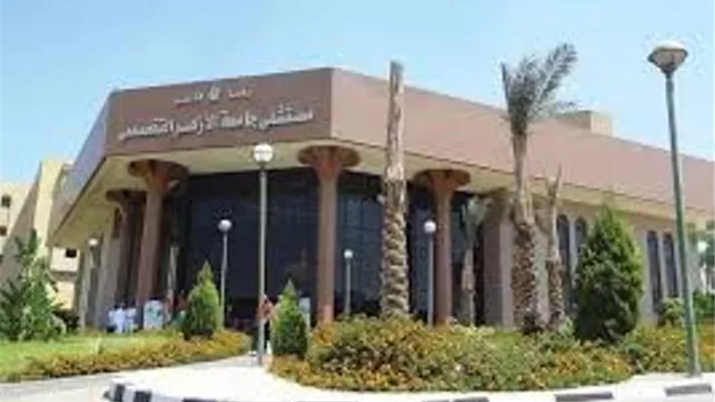 مستشفى الأزهر التخصصي تضمد جراح رئيس مجمع علماء الإسلام بالصومال