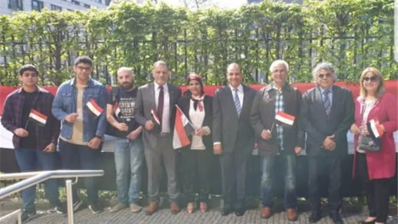 المصريين بألمانيا يدلون بأصواتهم في اجواء احتفالية .. صور
