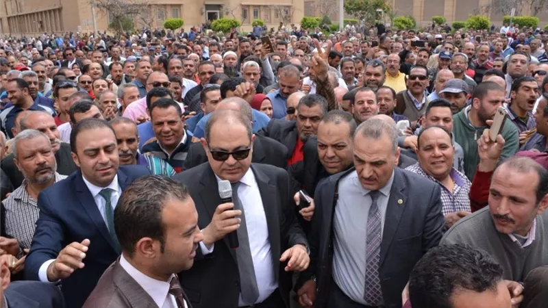 محافظ الغربية ادلى بصوته فى غزل المحلة ويقود مسيرة شعبية للمشاركة فى عرس الديمقراطية.. صور وفيديو