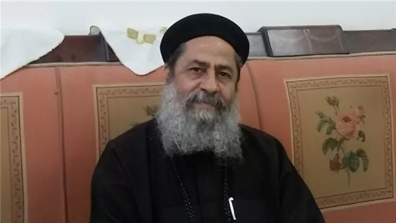 وكيل مطرانية قنا يدعو المواطنين للمشاركة فى الاستفتاء