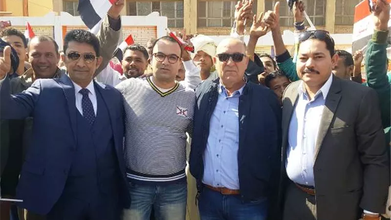 زحام شديد أمام لجان الاستفتاء بالقاهرة الجديدة