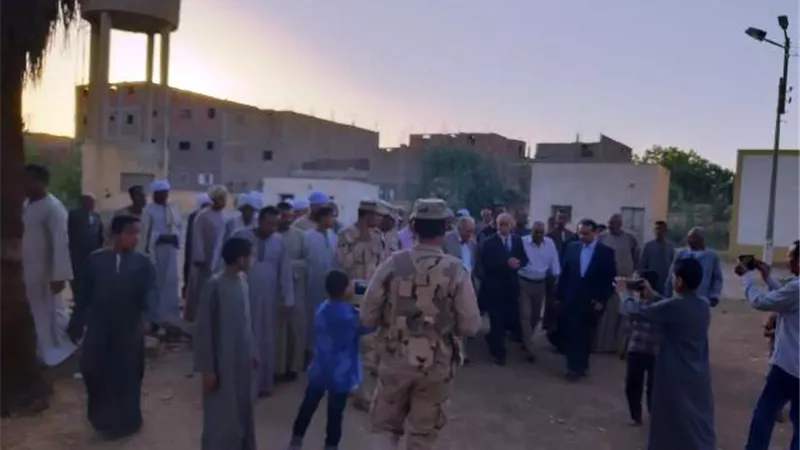 قرى الأقصر تتصدر المشهد في اول ايام الاستفتاء بالصور