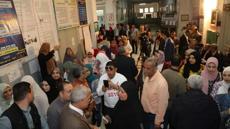 43 لجنه اغلقت صناديقها بالشهداء