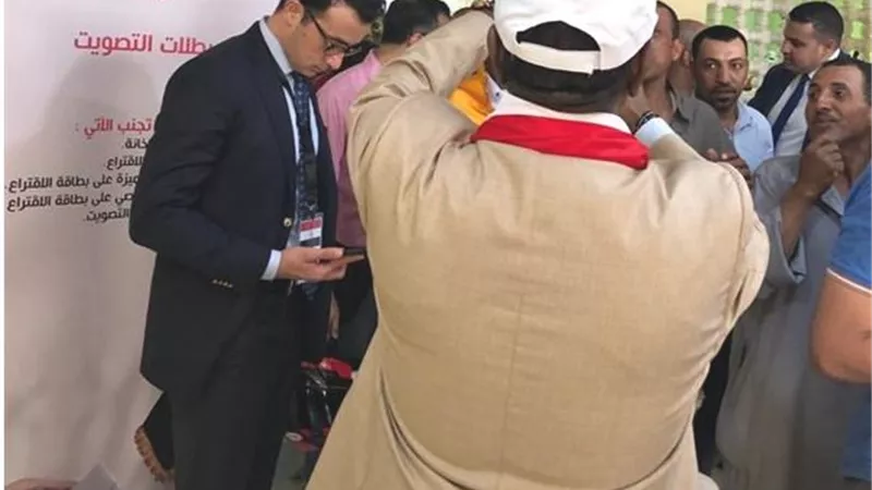 اقبال غير مسبوق من المصريين بالكويت في ثالث ايام الاستفتاء...صور