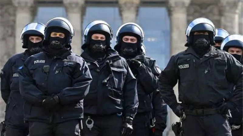 ألمانيا: مقتل شرطيين بطلقات نارية وفرار الجناة