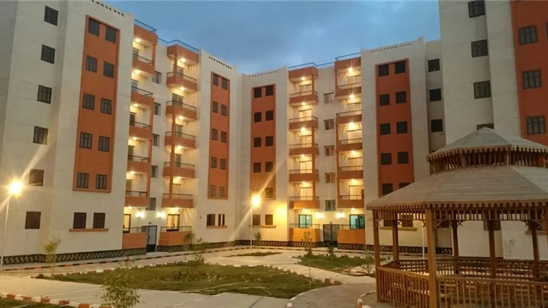 وزير الإسكان يستعرض مشروعات مدينة الفيوم الجديدة في 2021