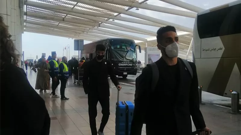 توافد بعثة الأهلي علي مطار القاهرة استعدادا للمغادرة إلى الإمارات للمشاركة في بطولة كأس العالم للأندية