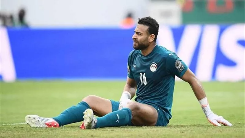 تفاصيل إصابة أبوجبل أمام المغرب وموقفه من مباراة الكاميرون