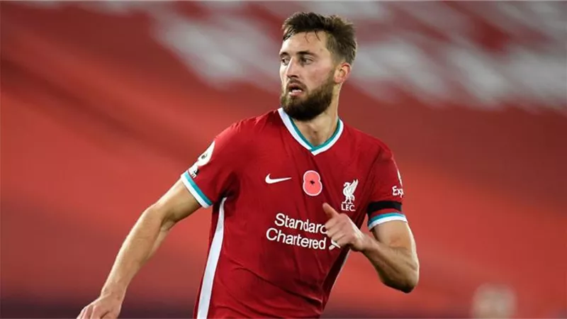 ليفربول يعلن رحيل مدافعه إلى بورنموث على سبيل الاعارة
