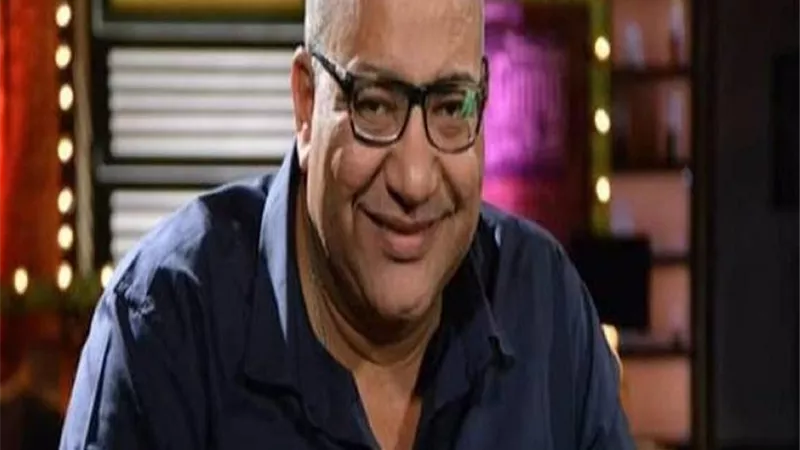 بيومي فؤاد: خبيت على مراتى شربى للسجائر وزعلها وحش جدًا