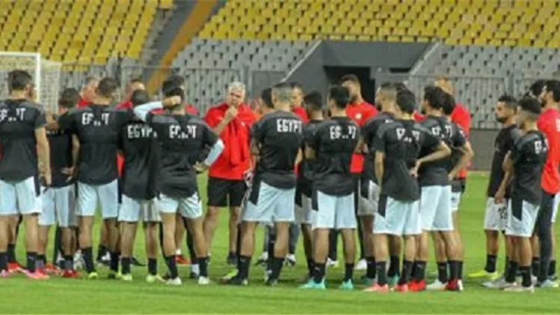 عبد العال: لابد من مشاركة محمد شريف بدلا من مصطفى محمد