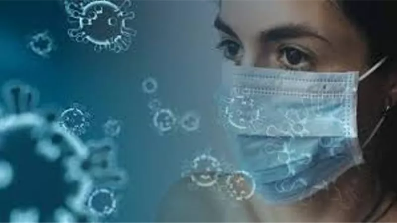 الصحة تنصح بارتداء الكمامة طوال ساعات العمل