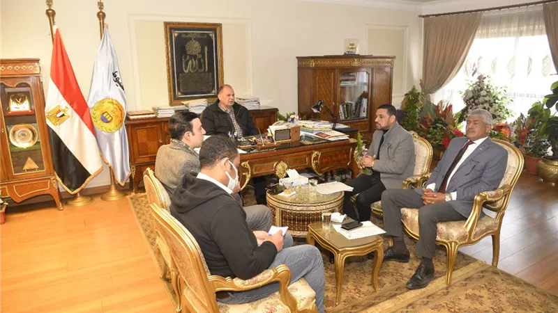 محافظ أسيوط يواصل لقاءاته الدورية مع أعضاء مجلسي الشيوخ والنواب لمناقشة عددًا من القضايا