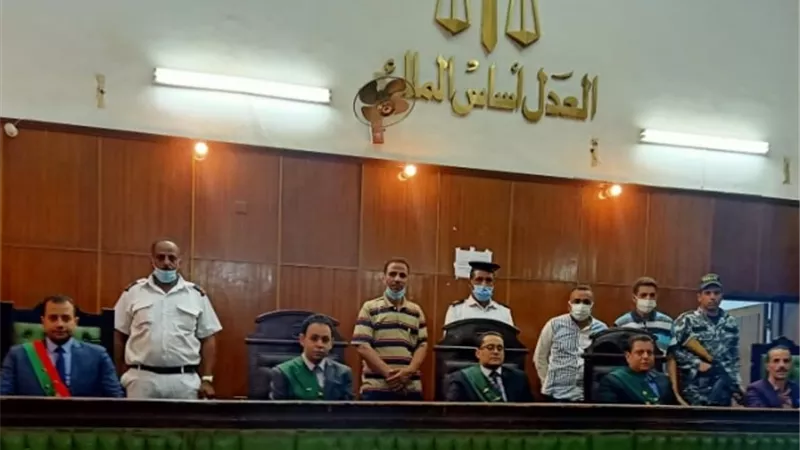 حبس أبولمعه 3 سنوات مع الشغل.. بالصور