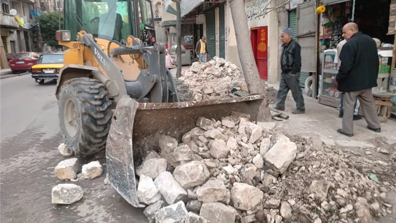 رفع ( ٨٩ ) طن مخلفات بحي غرب فى الاسكندرية