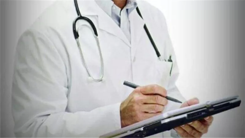 قانون المجلس الصحي يلزم الأطباء باجتياز الاختبارات قبل مزاولة المهنة