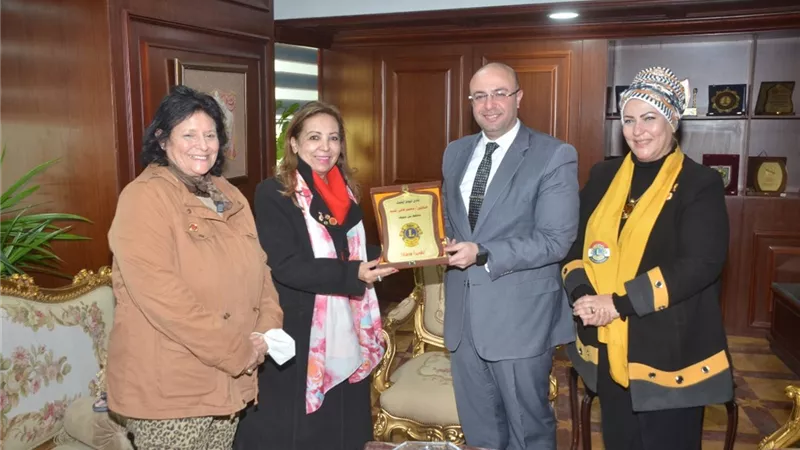 محافظ بني سويف يبحث مع أعضاء الليونز تعظيم سبل التعاون في الأنشطة المجتمعية