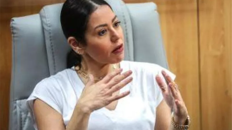 لقاء الخميسي توجه رسالة لجمهورها عن الحياة