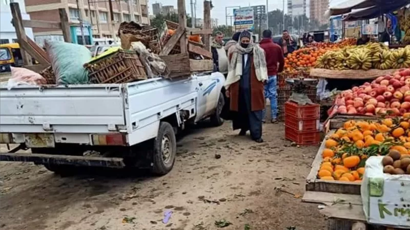 رفع الإشغالات من شوارع بلطيم وفتح حركة السير بالطرق بكفر الشيخ