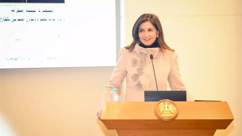 نبيلة مكرم: أكثر من 40 ألف وثيقة تأمين في الشهر الأول من إطلاقها