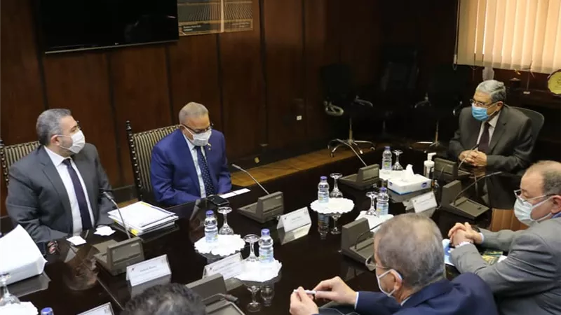 وزير الكهرباء يبحث التعاون مع نائب رئيس شركة L&T الهندية