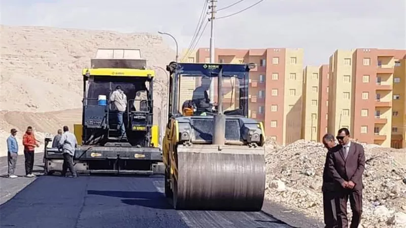 رصف 9 كيلومتر بتكلفة 8.6 مليون جنيه بحي الكوثر بسوهاج